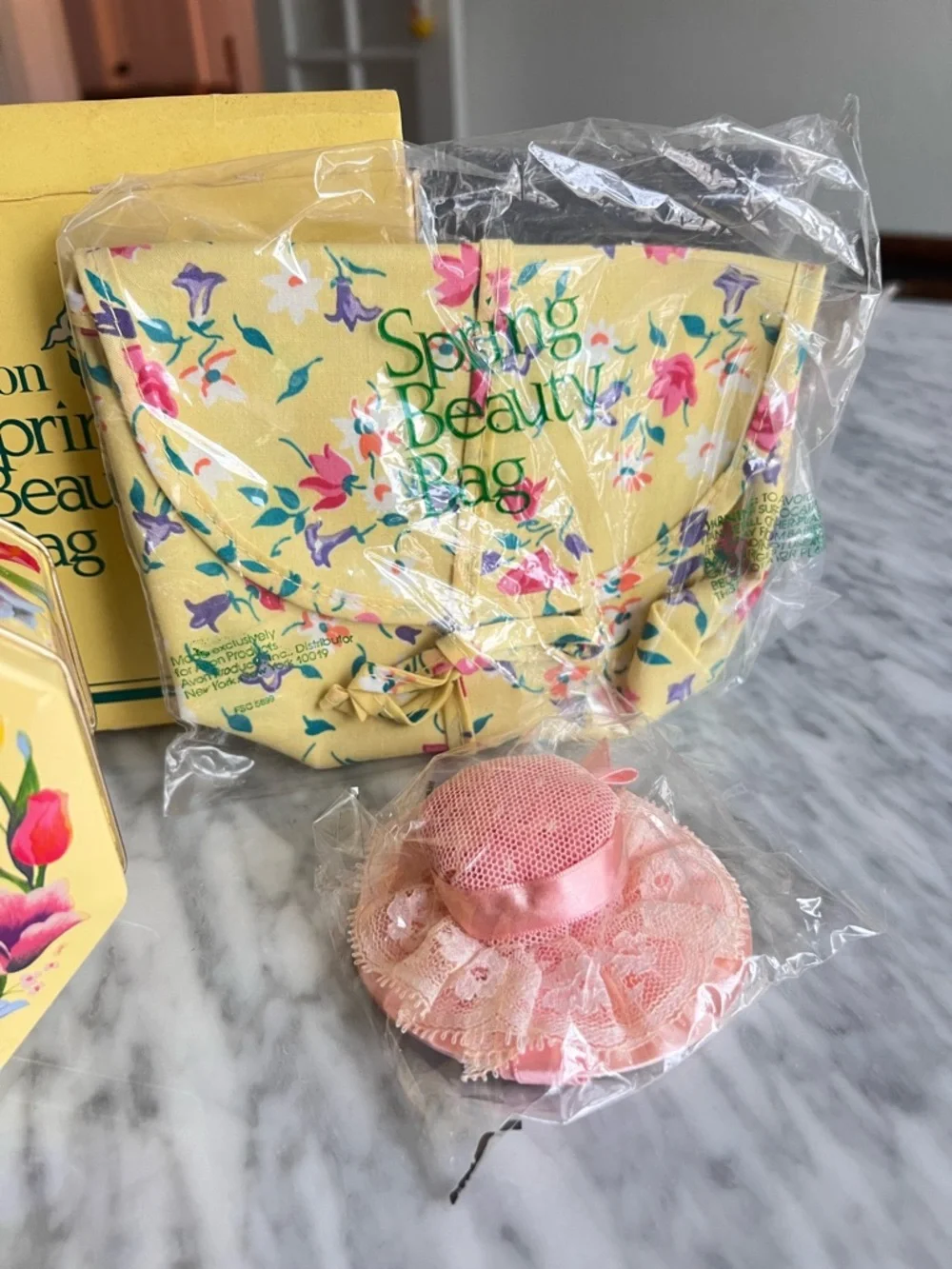 NWT Vintage Avon ‘Mother’s Day’ Gift Set - Picture 2 of 5